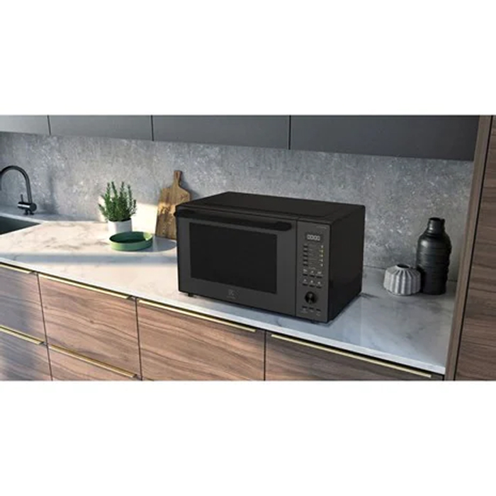 Electrolux Microwave 30L Free-standing - EMC30D22BM